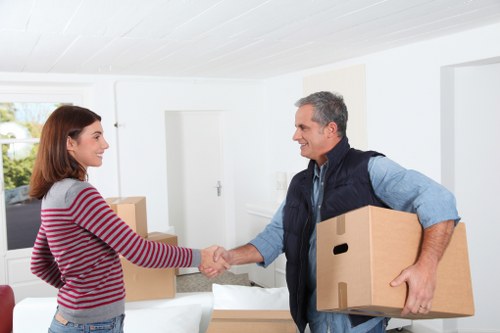 Local removal van for fast Stjohnswood moving service