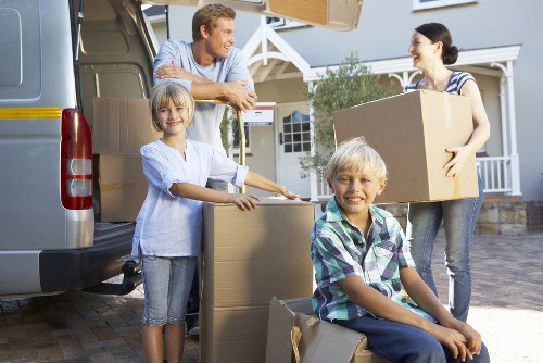 Careful packing supplies for moving home in Stjohnswood
